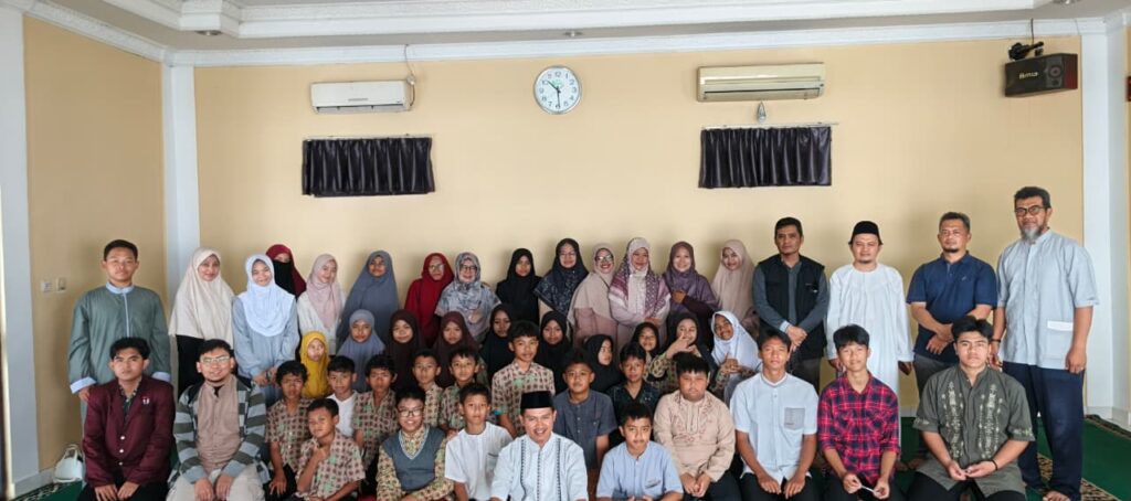 Edukasi Energi Terbarukan Kepada Siswa Sekolah Dasar melalui Modul Sel Surya